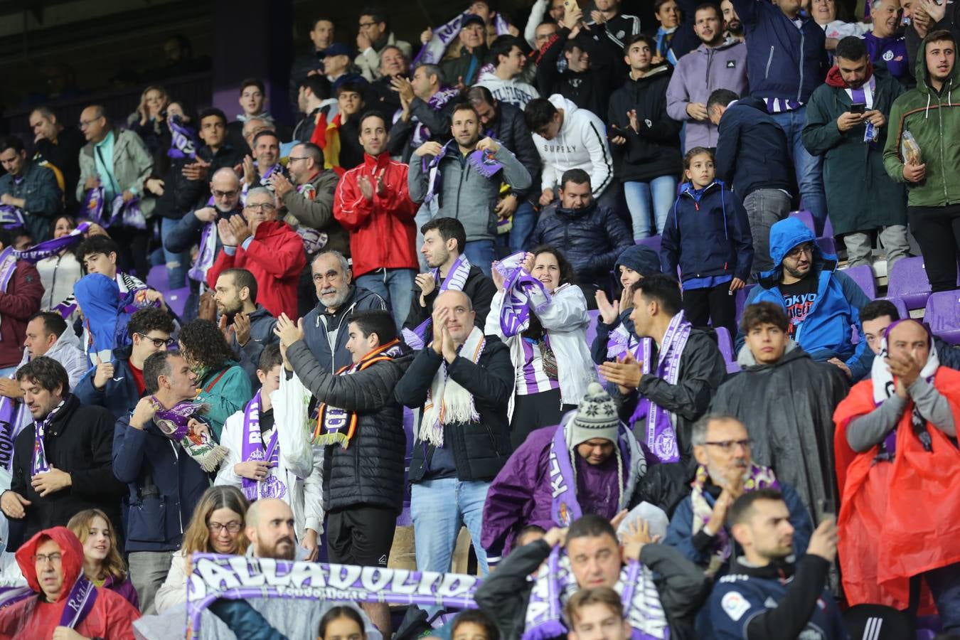 Fotos: Búscate en las fotos de la grada del Real Valladolid-Celta de Vigo (4/4)