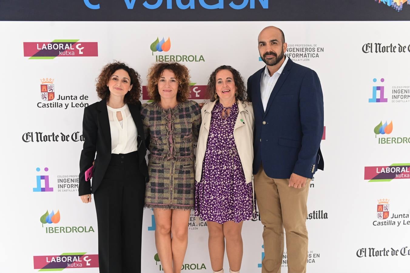 Ruth Hernández, Macarena Cuenca, Susana Pérez y Víctor Vergel, del departamento de Informática del Centro de Enseñanza Gregorio Fernández.