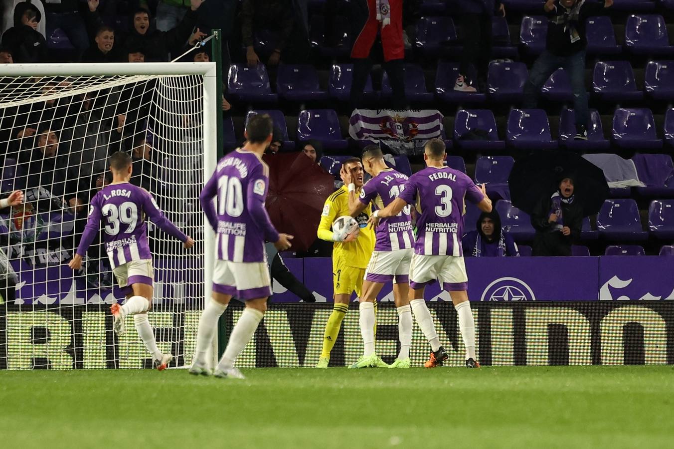 Fotos: El Real Valladolid golea al centa de Vigo (4-1)