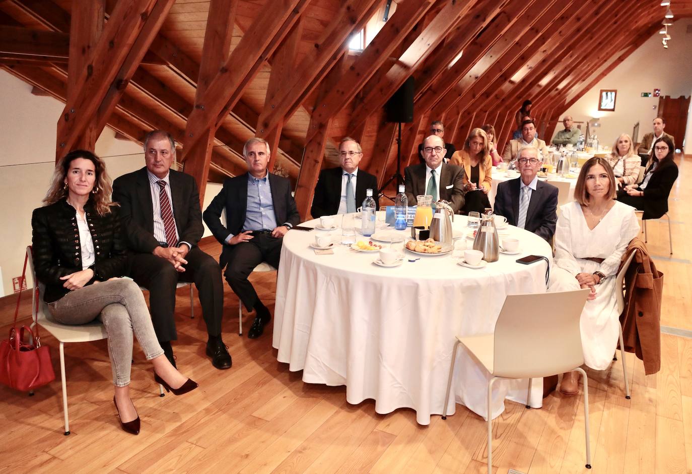 Irene Núñez, concejal PP en el Ayuntamiento de Valladolid; Manuel Hernández, Rumbo Asesores; Ricardo Nieto, Valladuero; Arturo Rodríguez-Monsalve, Fragonard; Emilio Martínez, Rodrigo Martínez Estudio 2019 S.L; Arnando Reinosa, AECC y Marta Mateo de El Norte de Castilla.