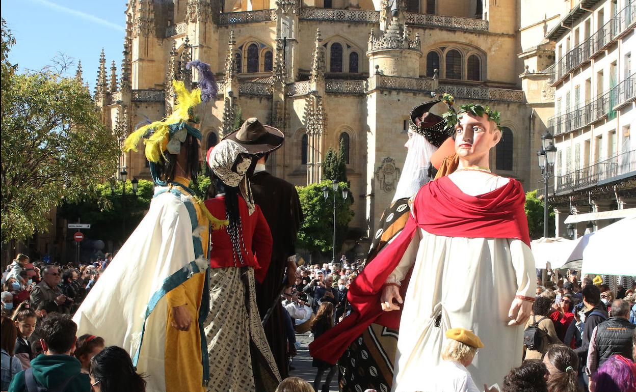 La salida de los gigantes por San Frutos el año pasado. 