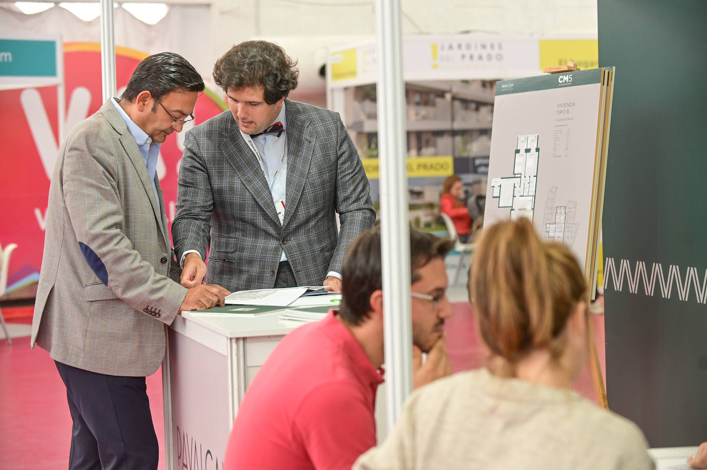 Fotos: Jornada del sábado en la Feria Inmobiliaria de Valladolid (FIVA) 2022 (2/2)