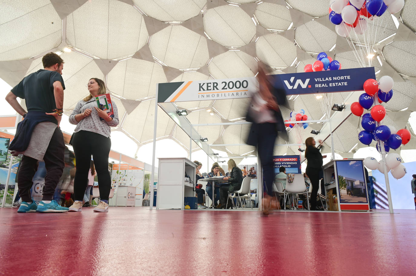 Fotos: Jornada del sábado en la Feria Inmobiliaria de Valladolid (FIVA) 2022 (2/2)