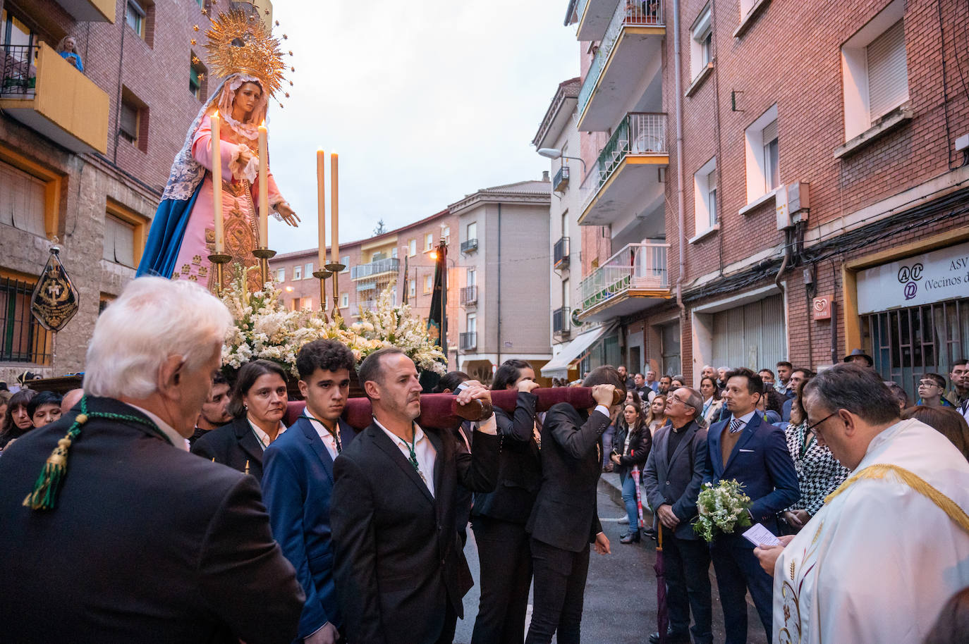 Fotos: La cofradía de la Vera Cruz está de cumpleaños