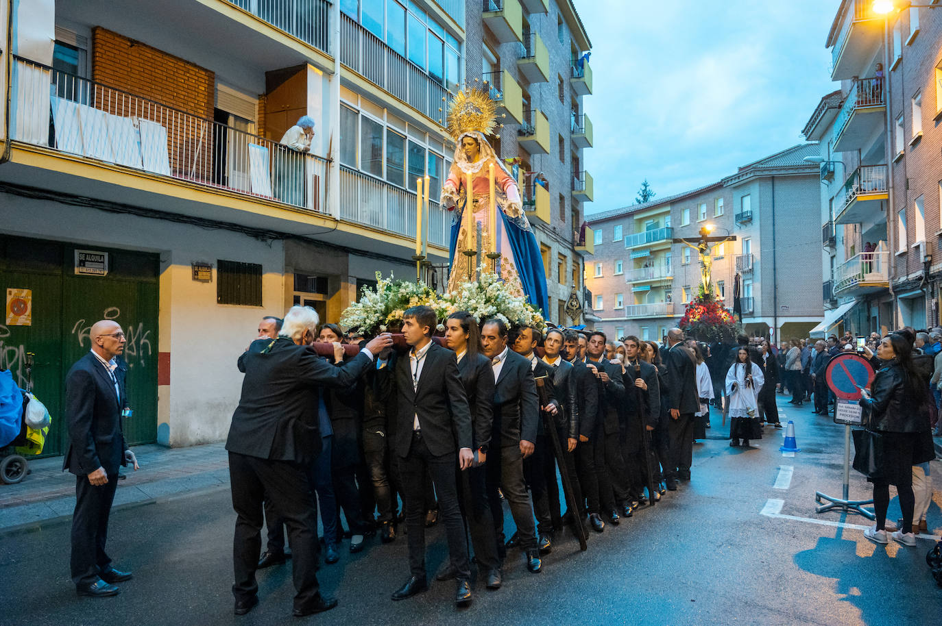 Fotos: La cofradía de la Vera Cruz está de cumpleaños