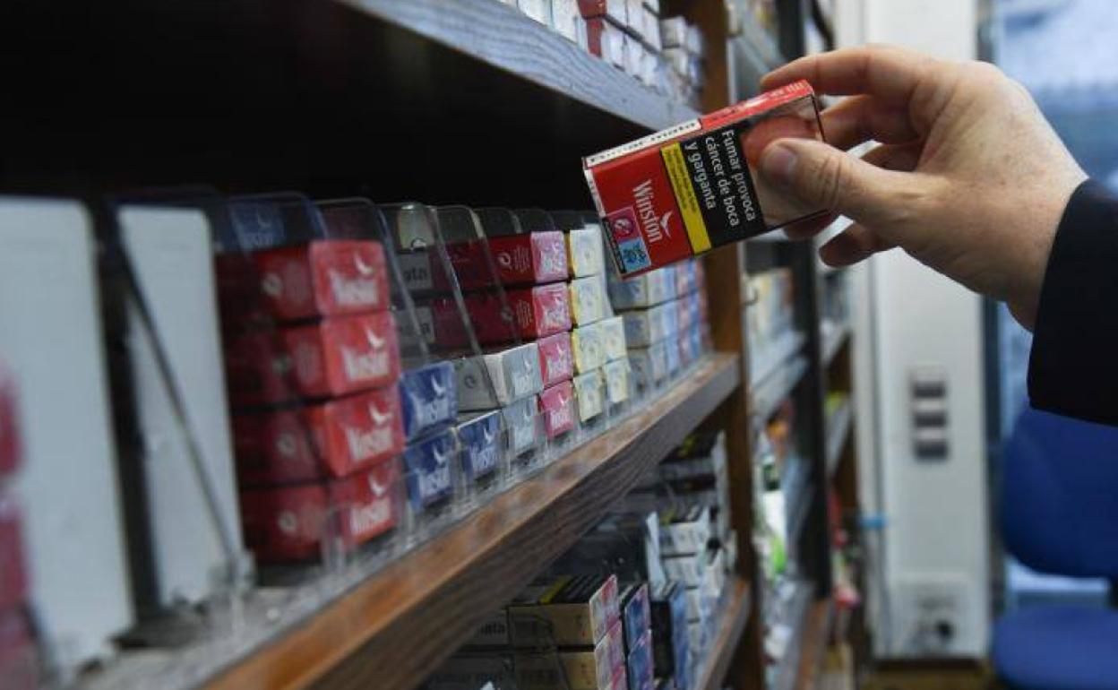 Cajetillas de tabaco en un estanco.