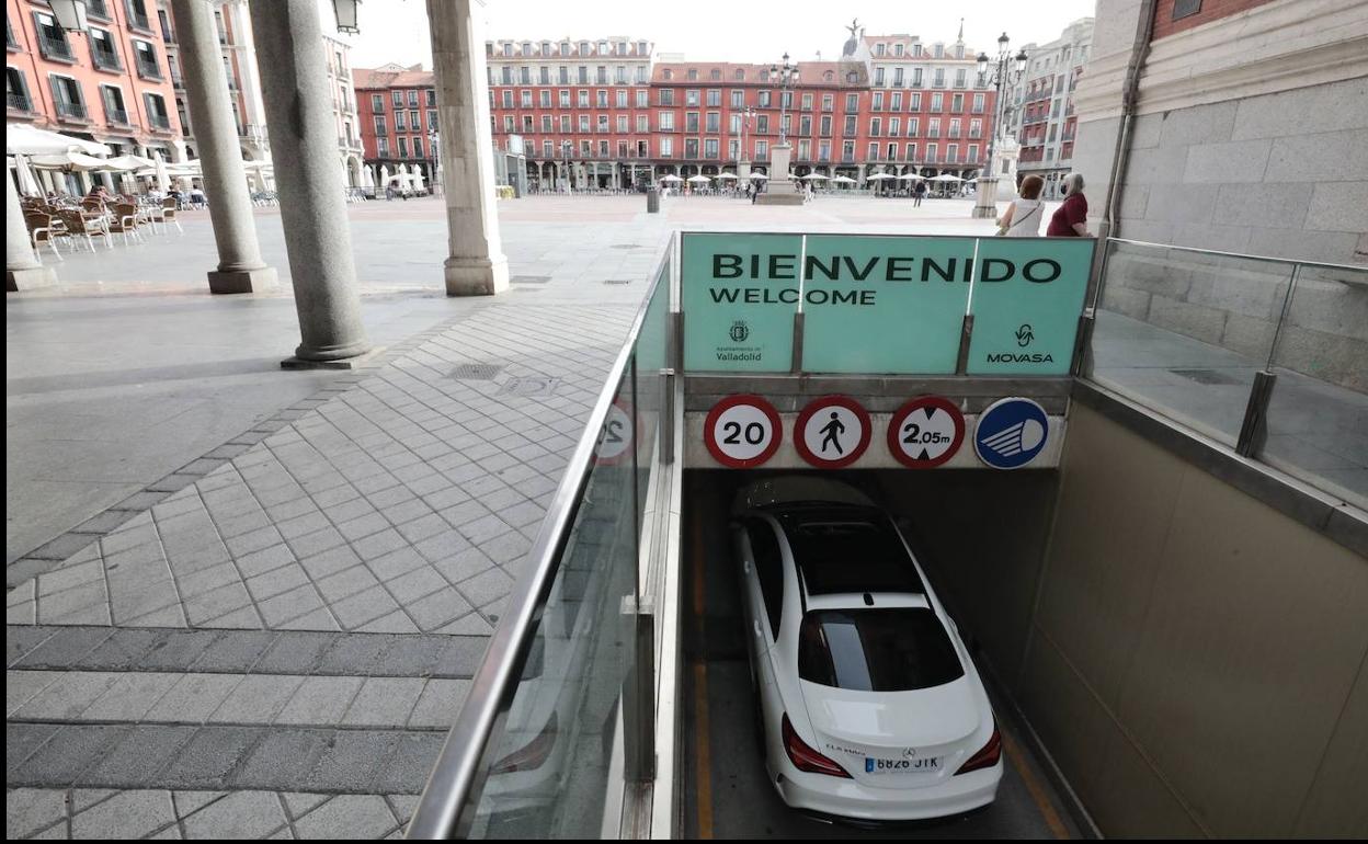 Acceso al aparcamiento de la Plaza Mayor. 