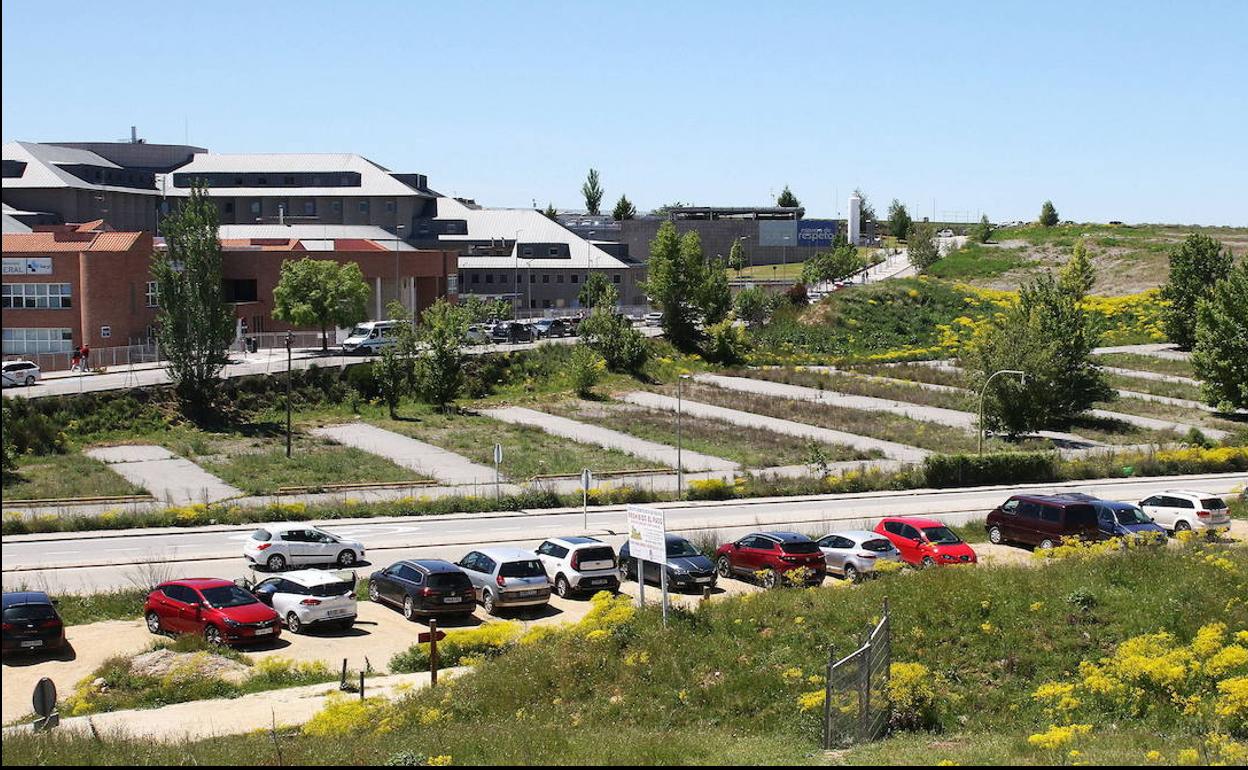 Terrenos junto al actual complejo hospitalario de Segovia sobre los que se quiere ampliar la infraestructura. 