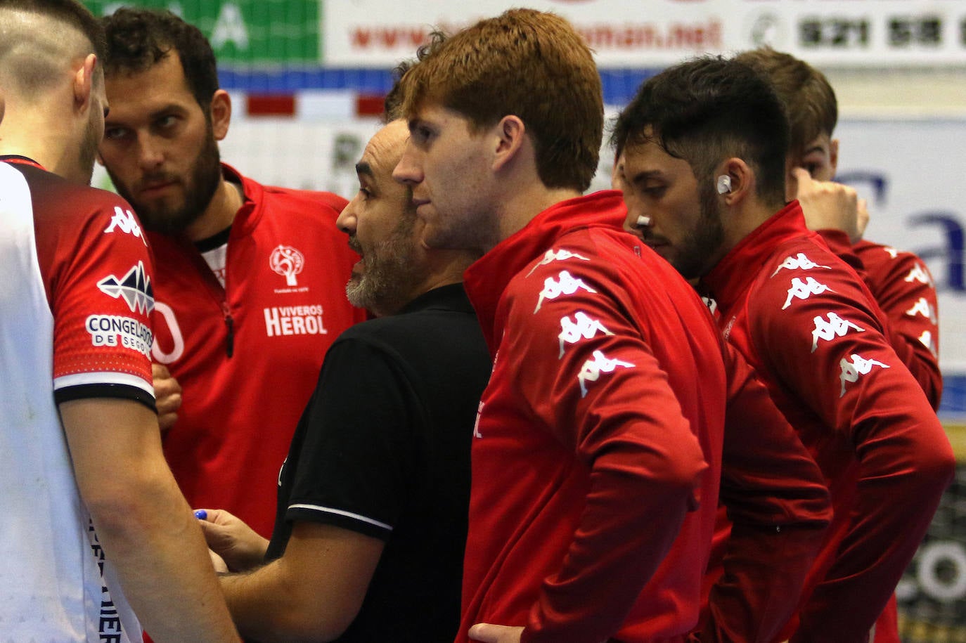 Partido entre el Balonmano Nava y el Kasa Boadilla. 