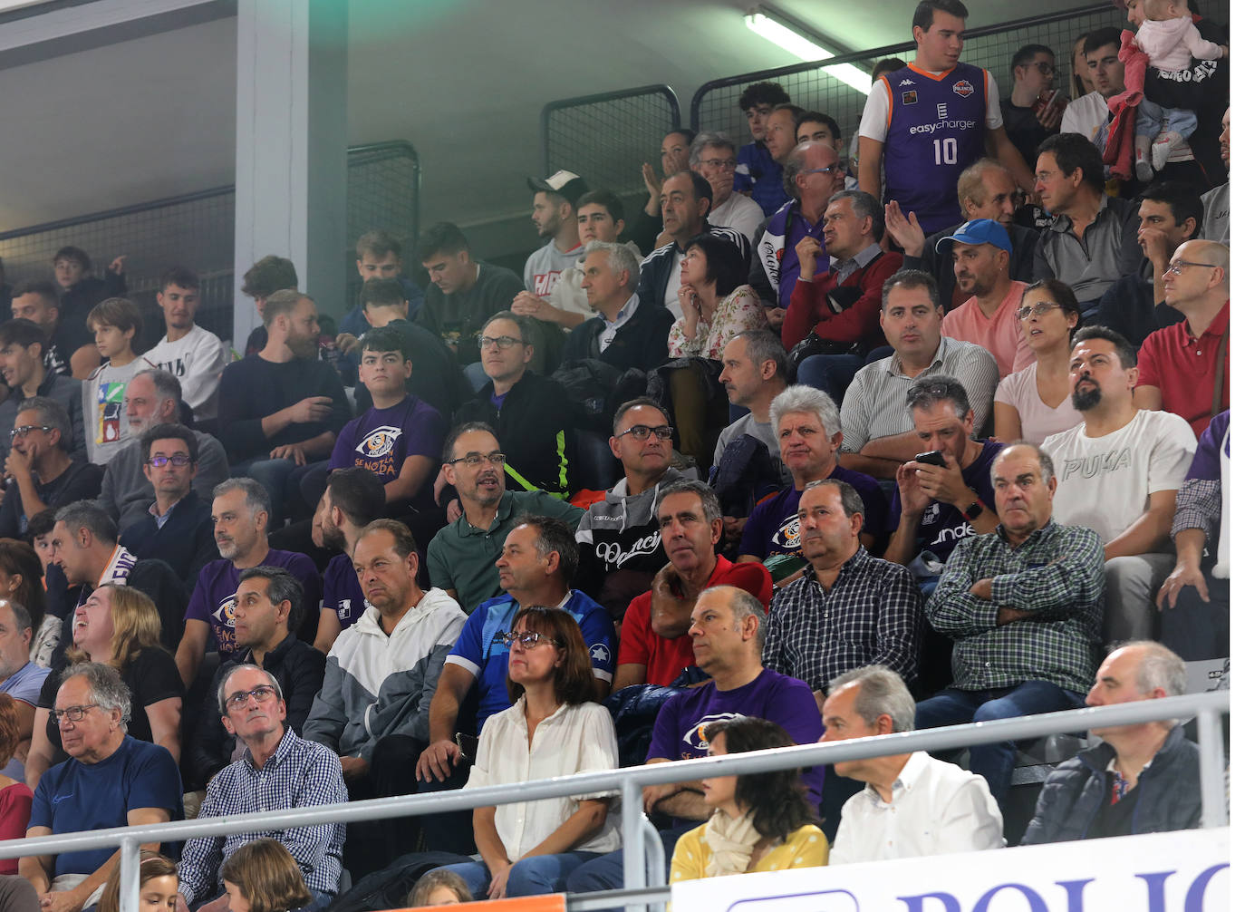 Fotos: Búscate en el Pabellón en el partido Zunder Palencia-Andorra