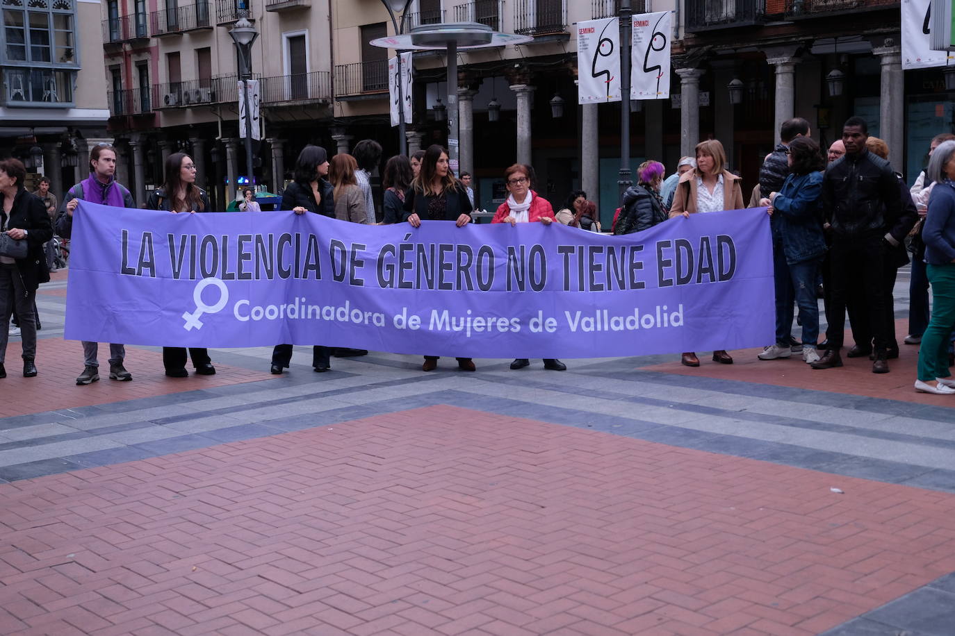 Fotos: Concentración por el asesinato de Teresa Rodríguez en Valladolid