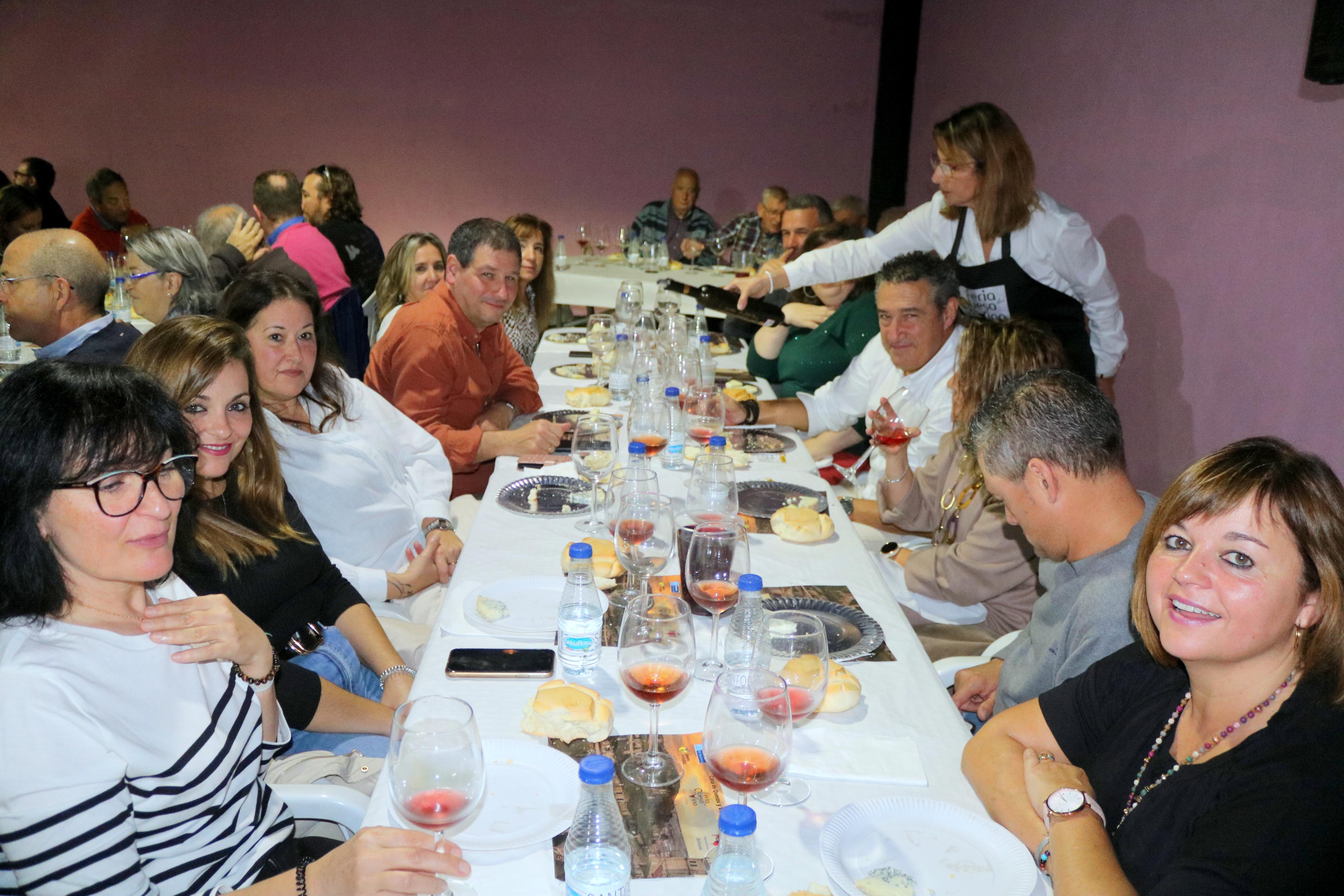 Baltanás celebró una multitudinaria feria del queso y el vino