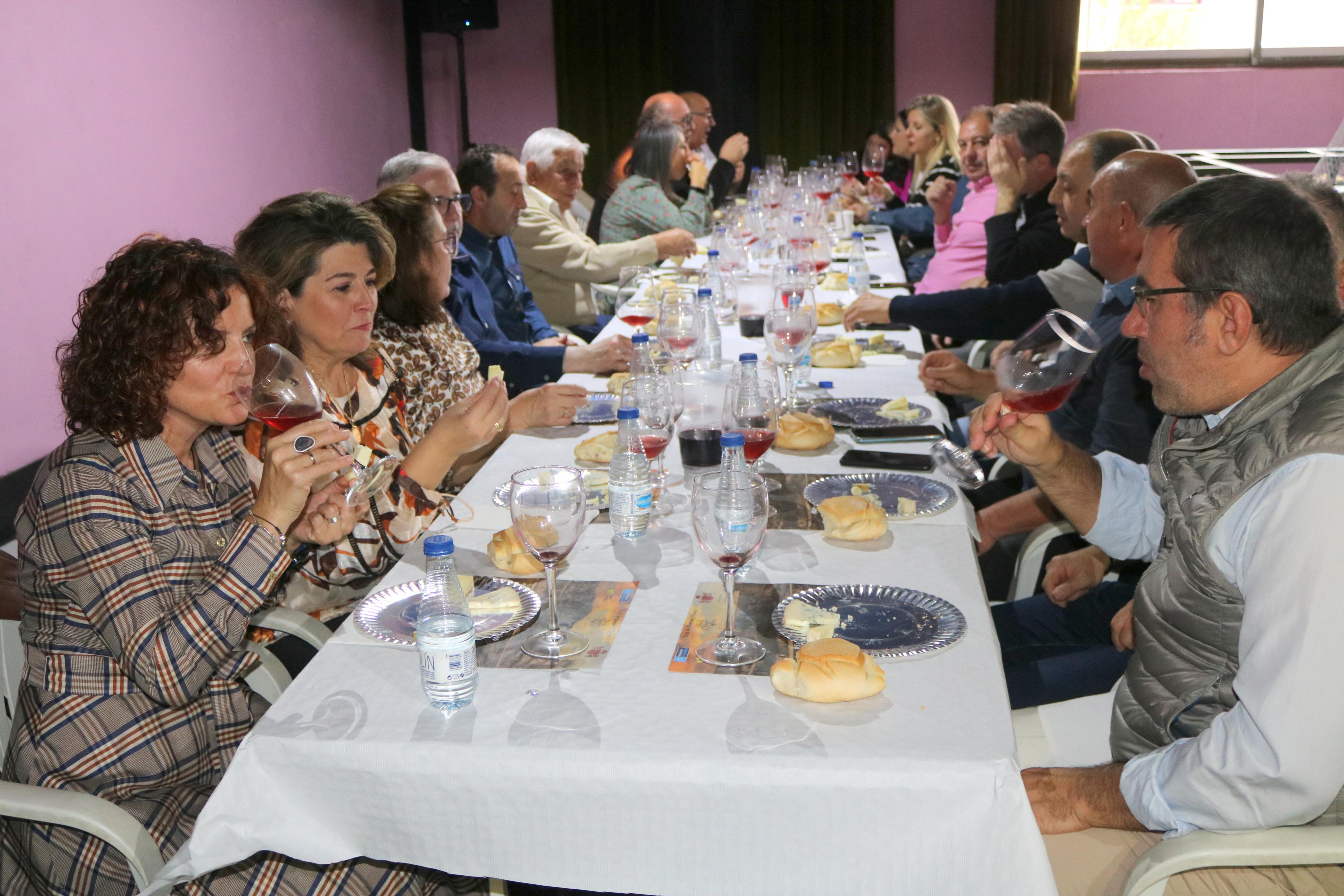 Baltanás celebró una multitudinaria feria del queso y el vino