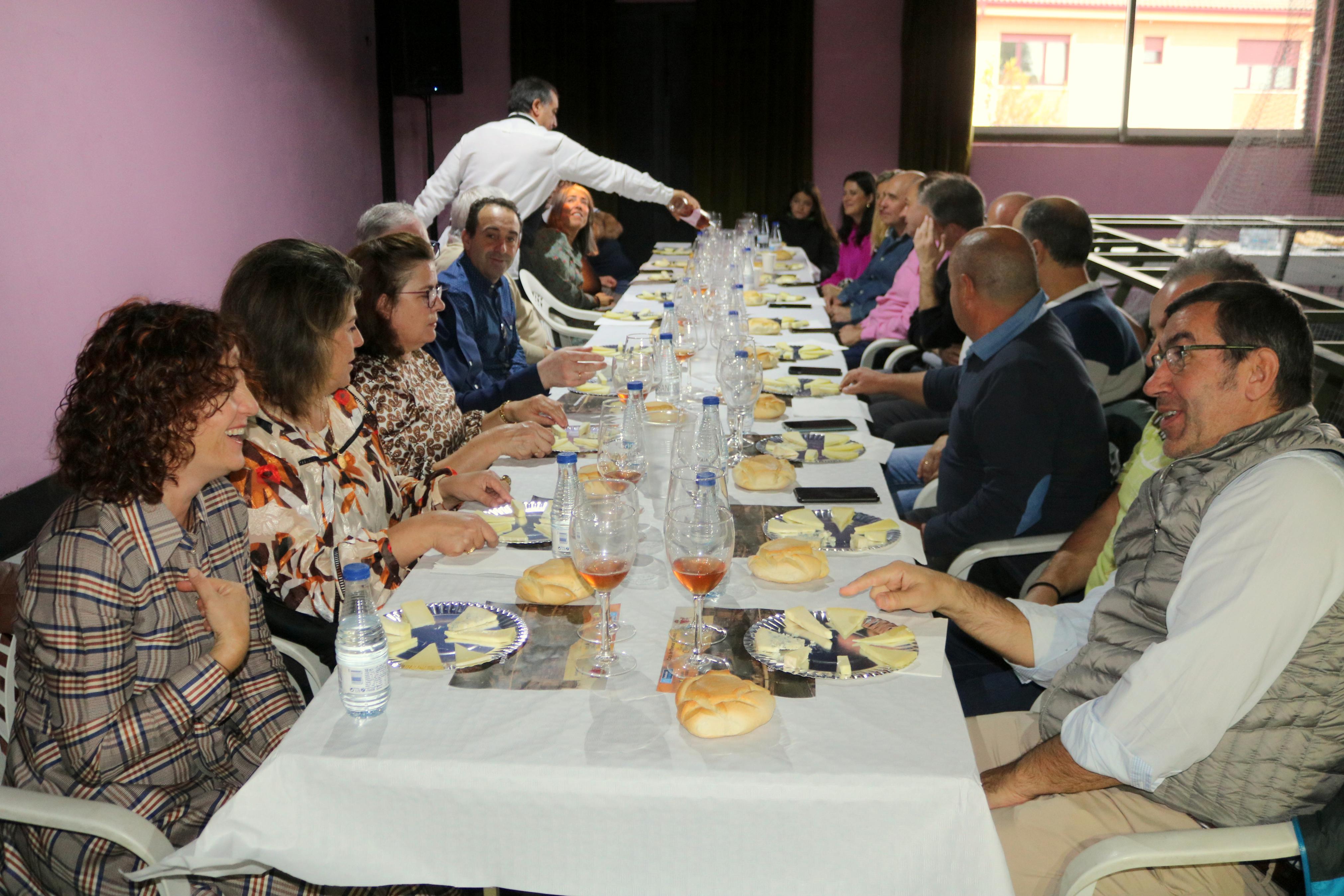 Baltanás celebró una multitudinaria feria del queso y el vino