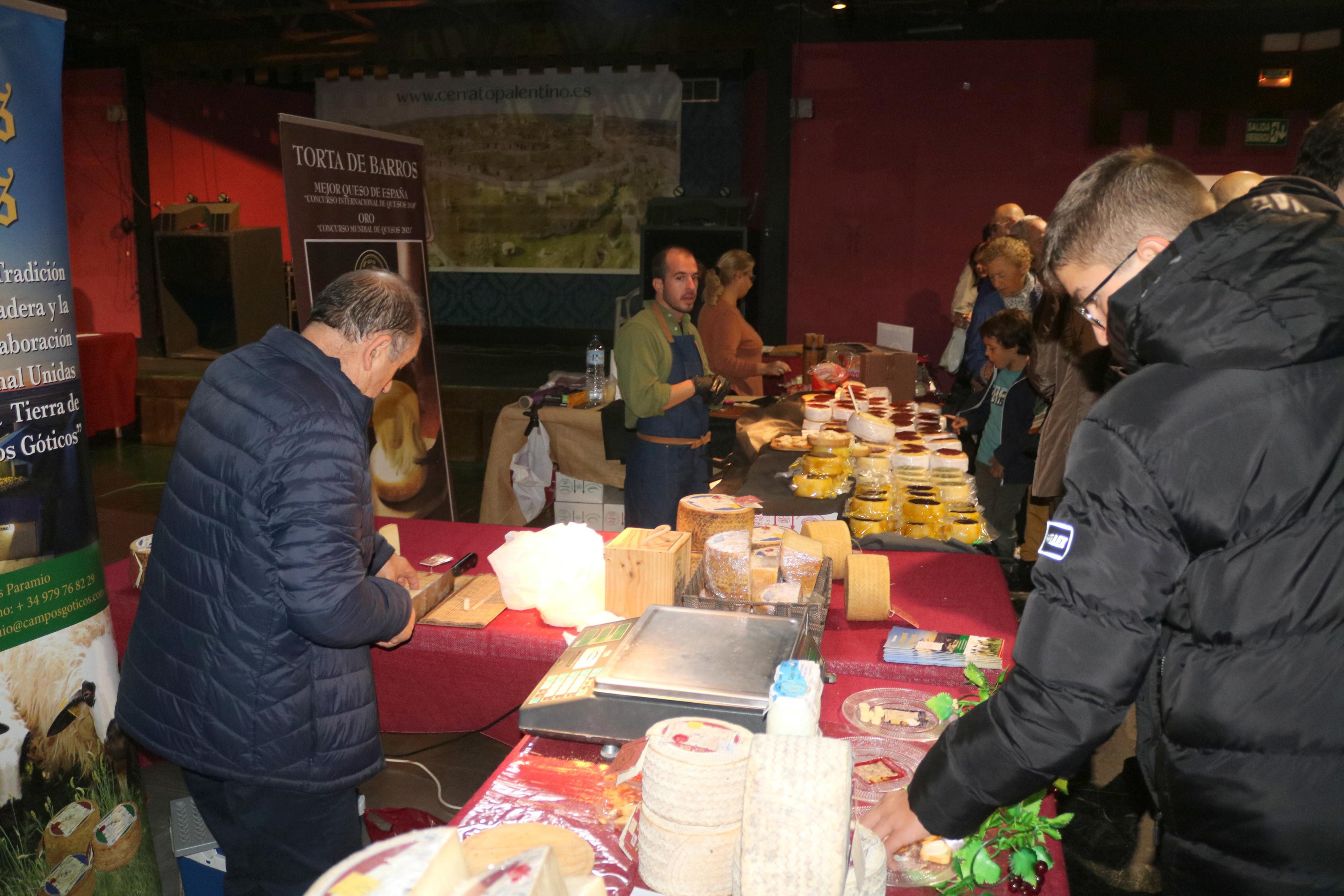 Baltanás celebró una multitudinaria feria del queso y el vino