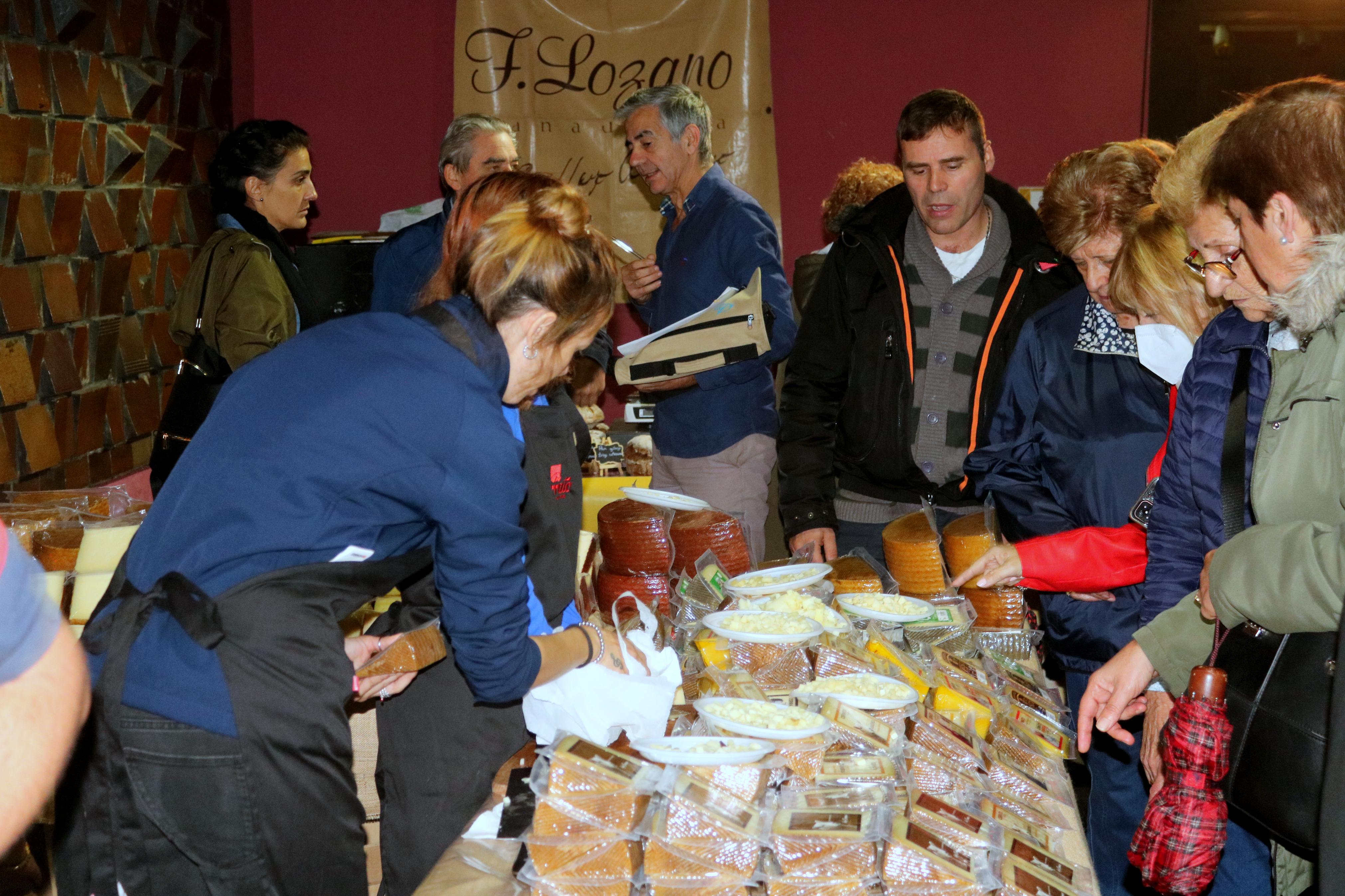 Baltanás celebró una multitudinaria feria del queso y el vino