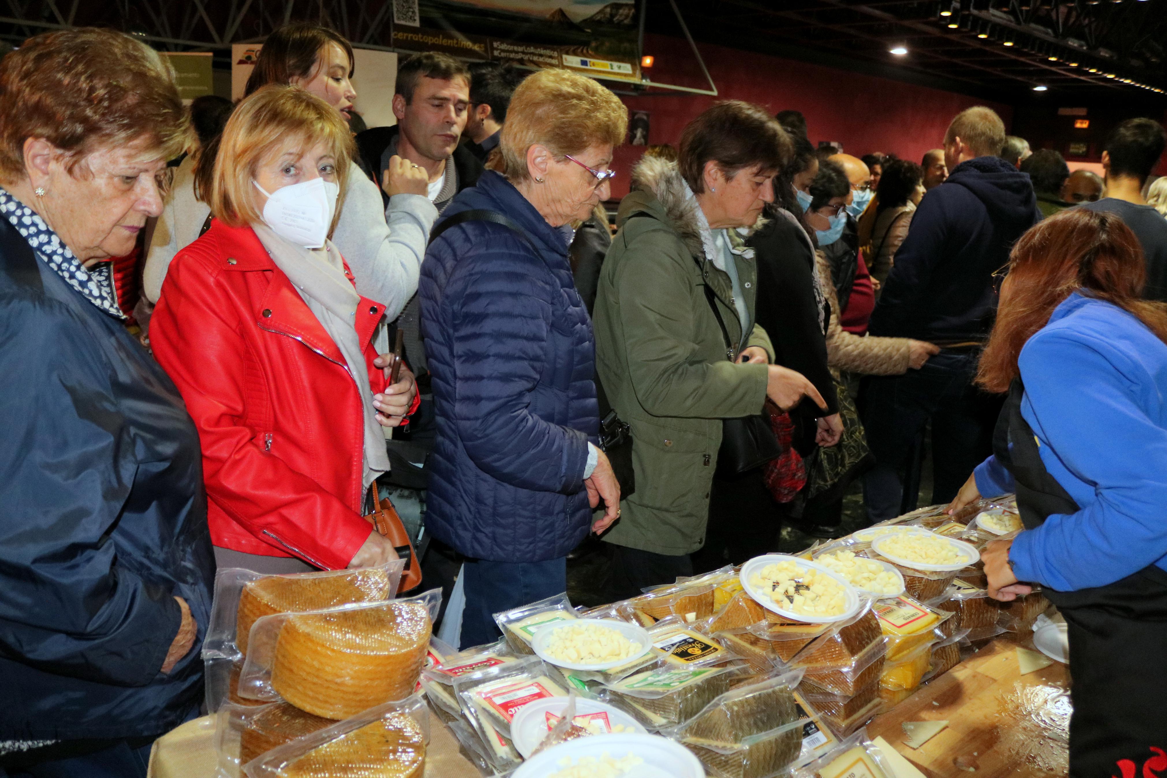 Baltanás celebró una multitudinaria feria del queso y el vino