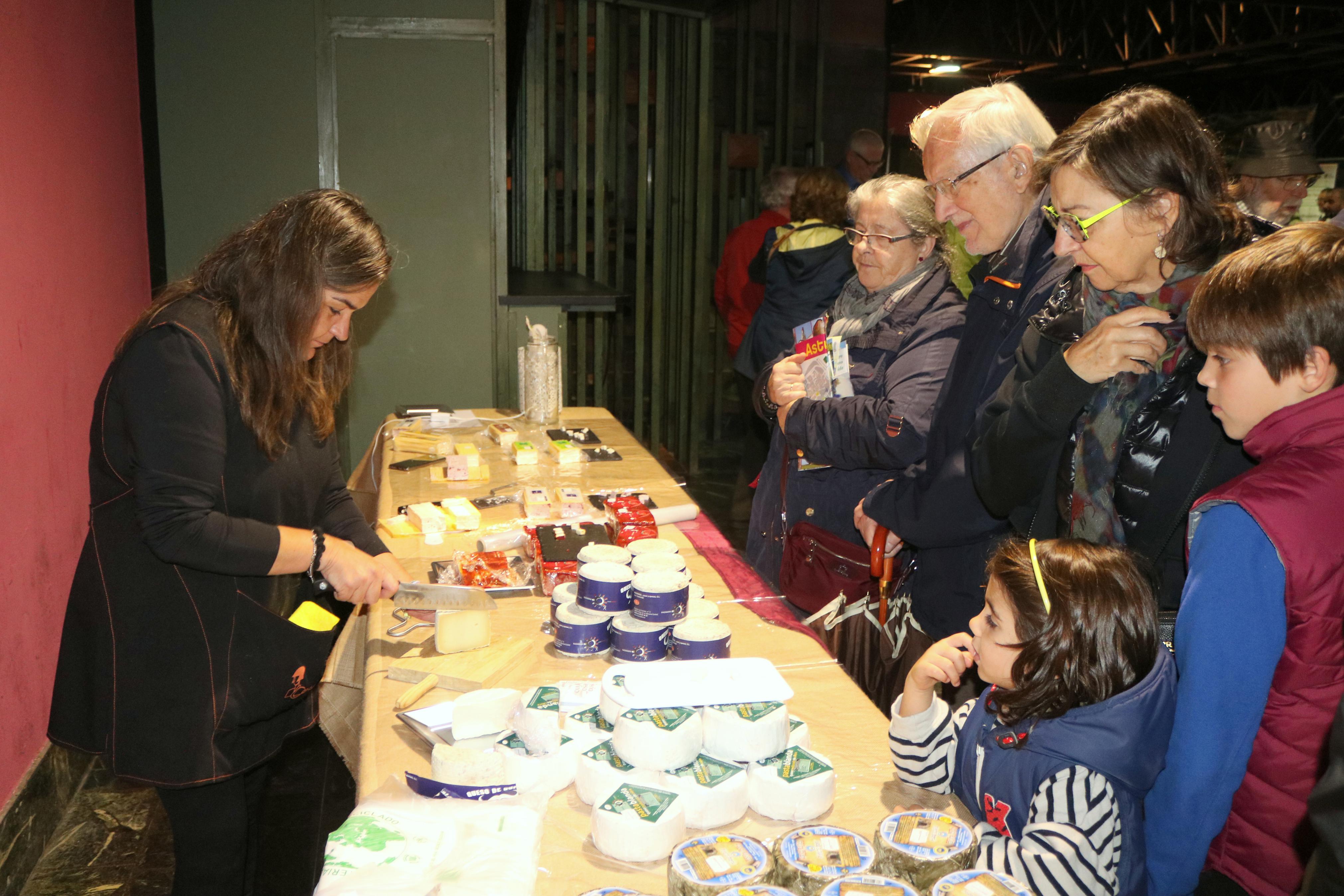 Baltanás celebró una multitudinaria feria del queso y el vino