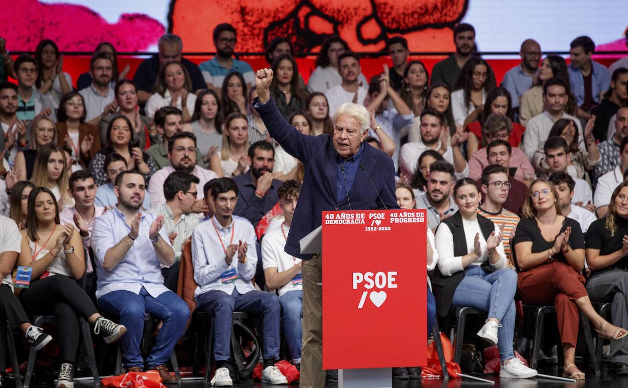 Felipe González, este sábado en Sevilla.