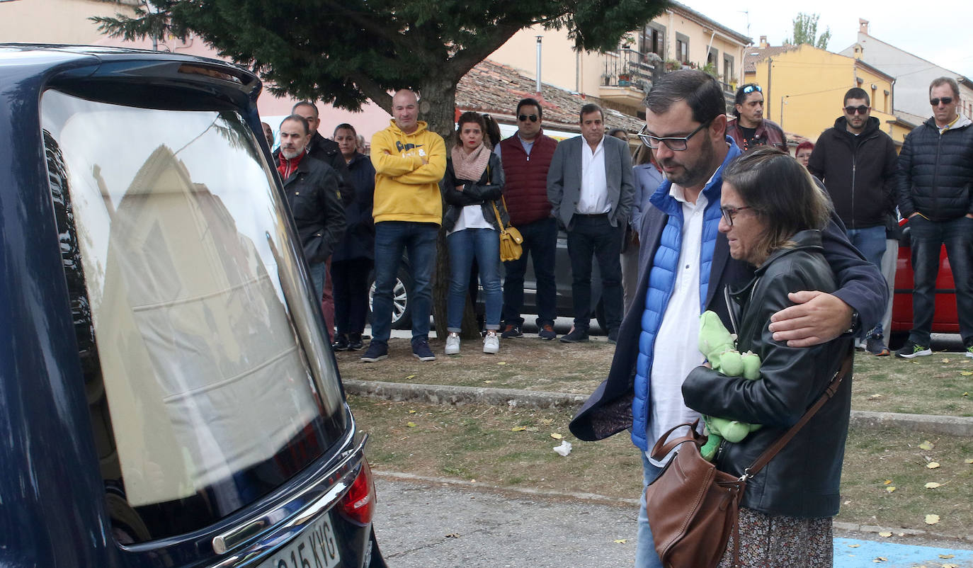 Funeral de Olivia en Torrecaballeros. 