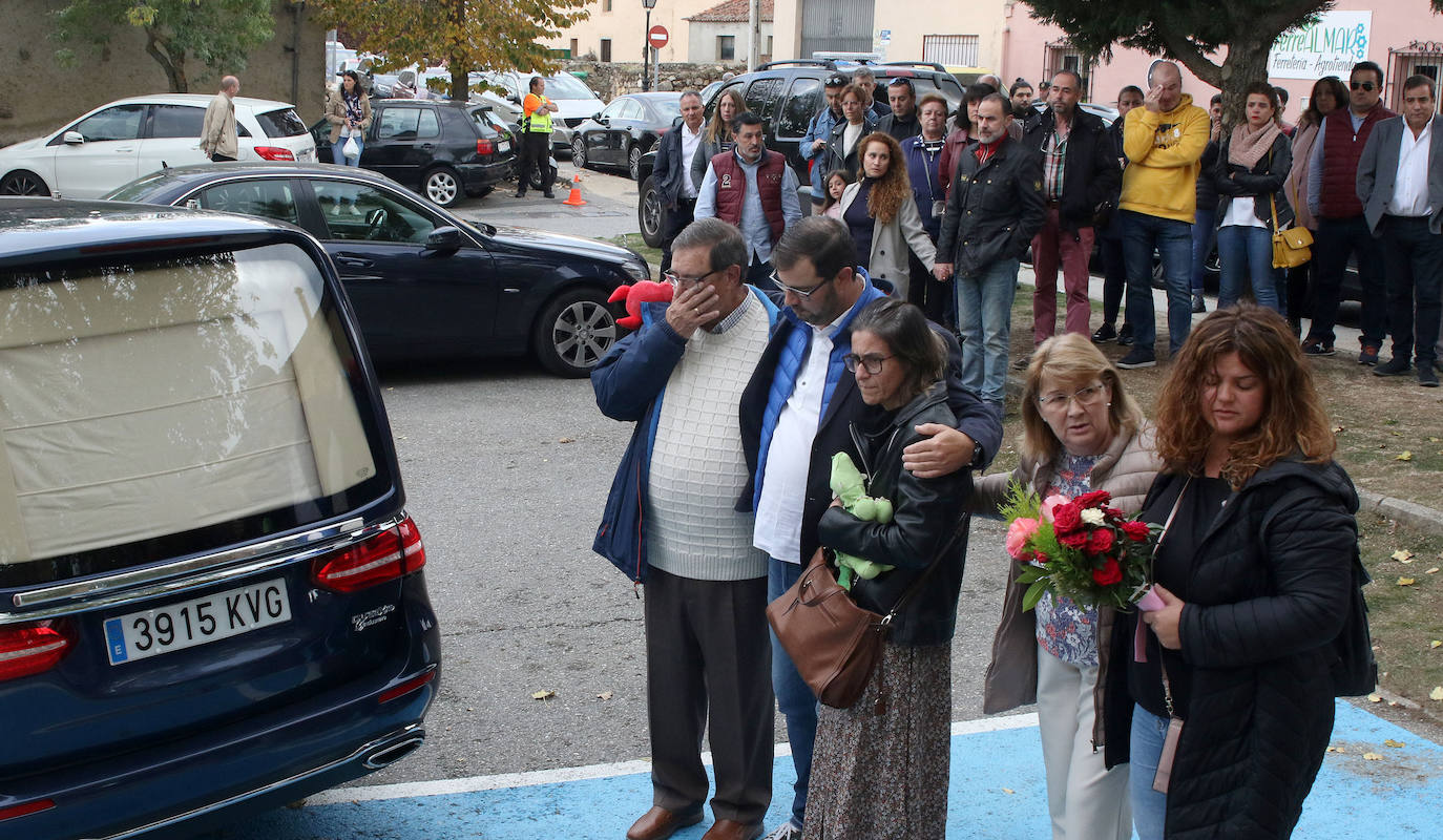 Funeral de Olivia en Torrecaballeros. 