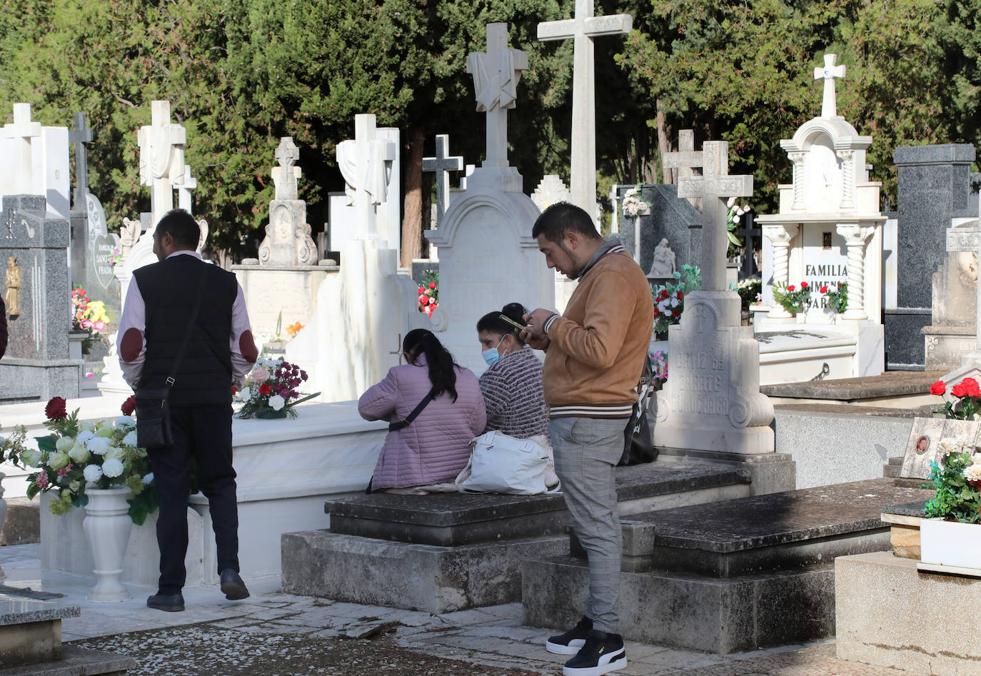 Fotos: Palencia recuerda a sus difuntos en Todos los Santos