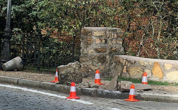 Un accidente obliga a cortar la Cuesta de los Hoyos durante casi una hora 