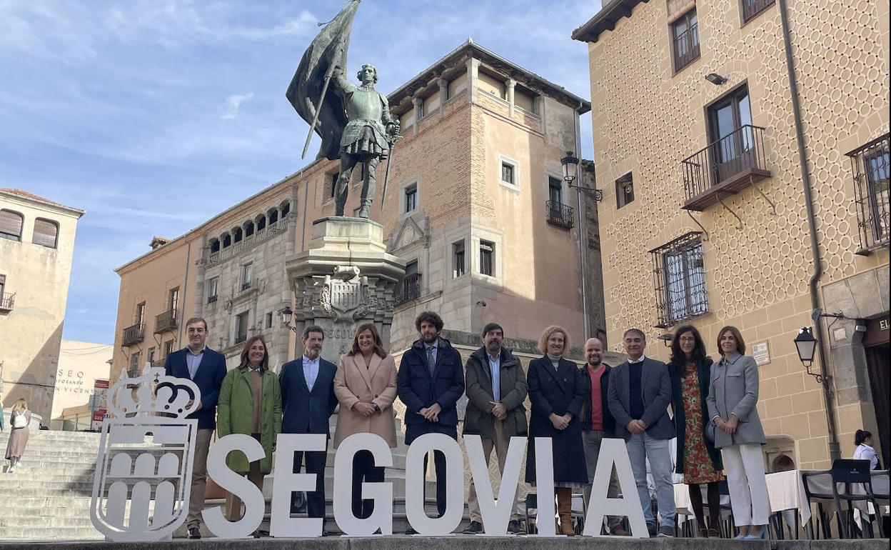 Foto de familia de la candidatura de Segovia. 