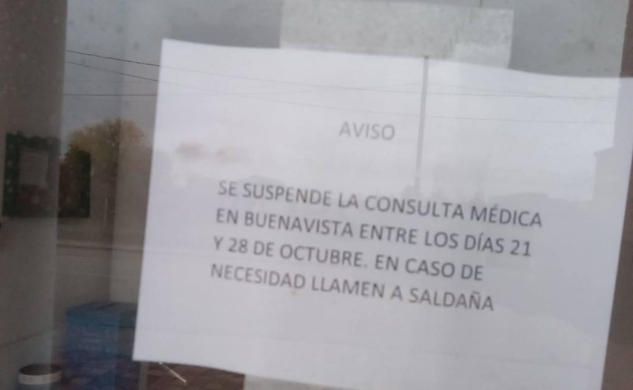 Cartel que advierte de que no hay consulta médica en Buenavista. 