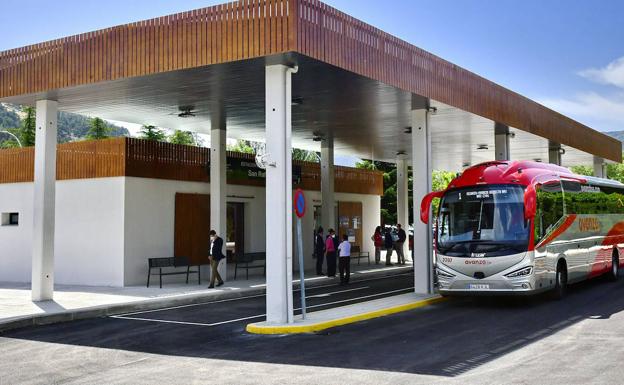 El servicio de autobús entre los núcleos de El Espinar será gratis hasta 2025