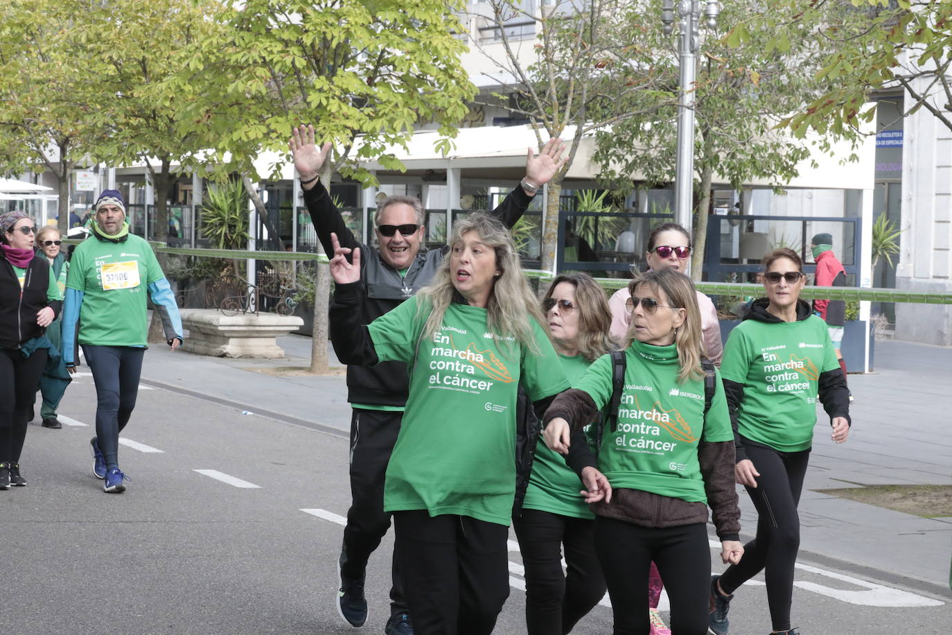 Fotos: La marcha contra el cáncer llena Valladolid de verde