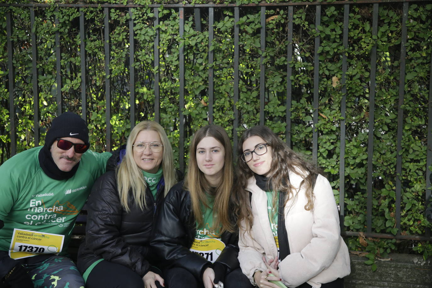 Fotos: La marcha contra el cáncer llena Valladolid de verde