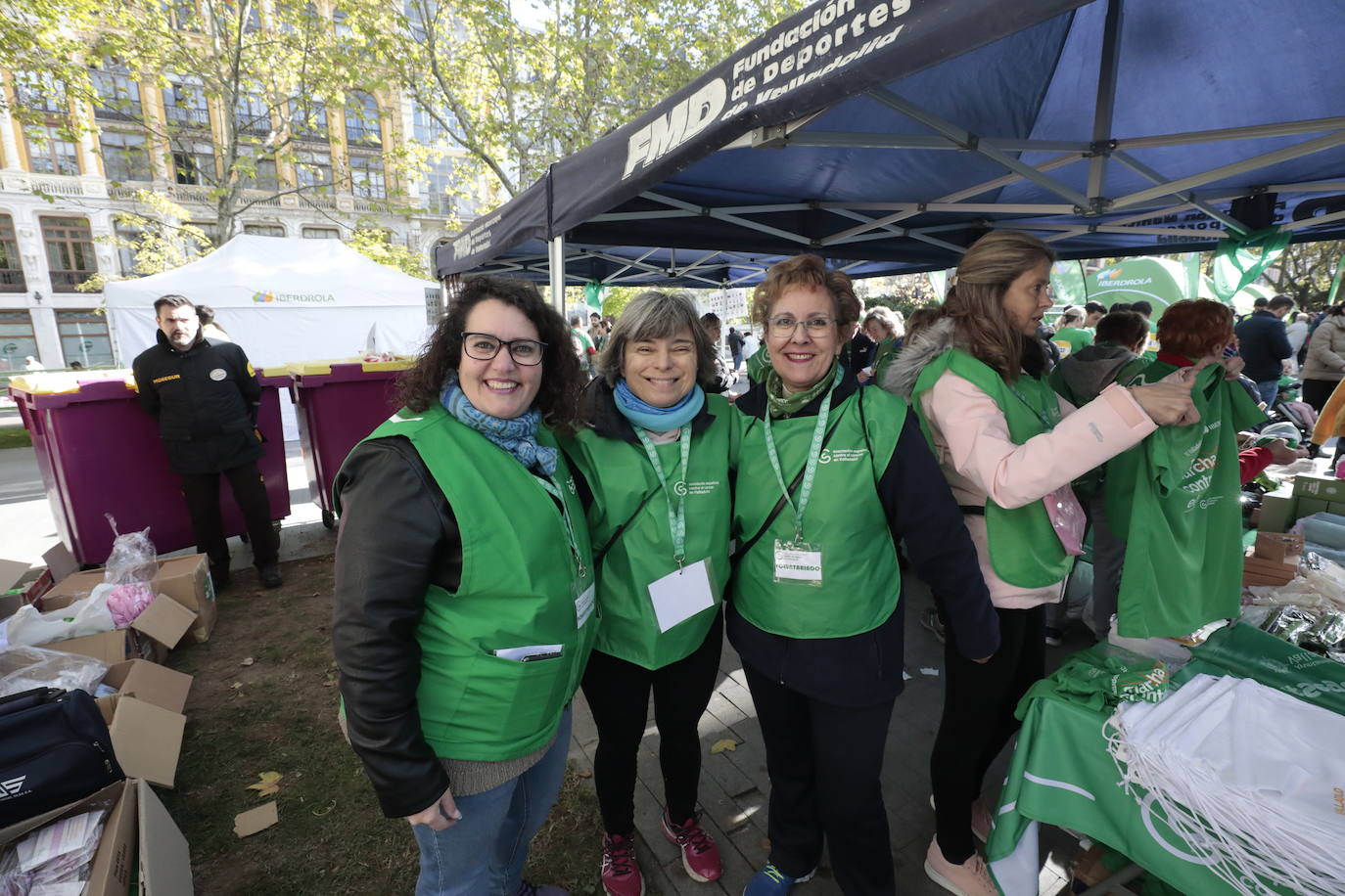 Fotos: La marcha contra el cáncer llena Valladolid de verde