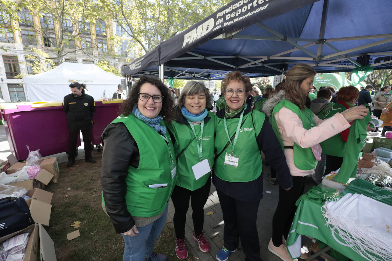 Fotos: La marcha contra el cáncer llena Valladolid de verde