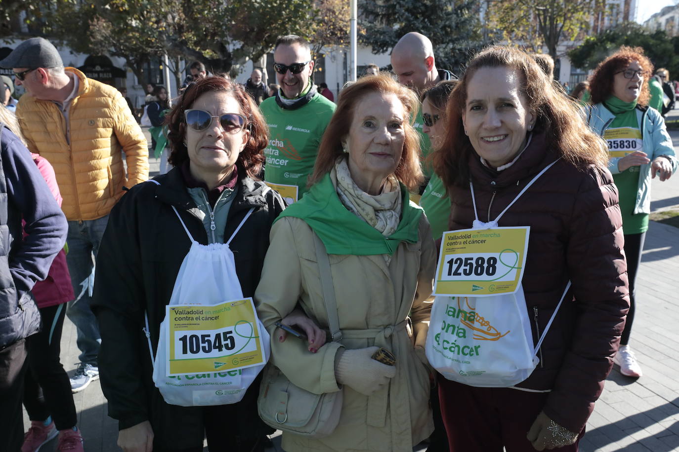 Fotos: La marcha contra el cáncer llena Valladolid de verde