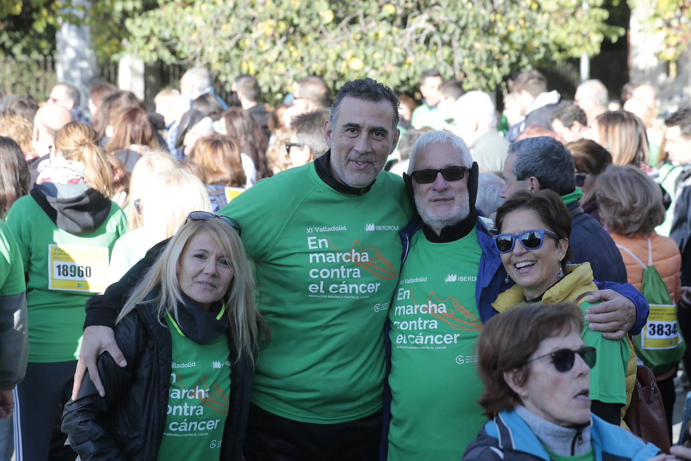 Fotos: La marcha contra el cáncer llena Valladolid de verde