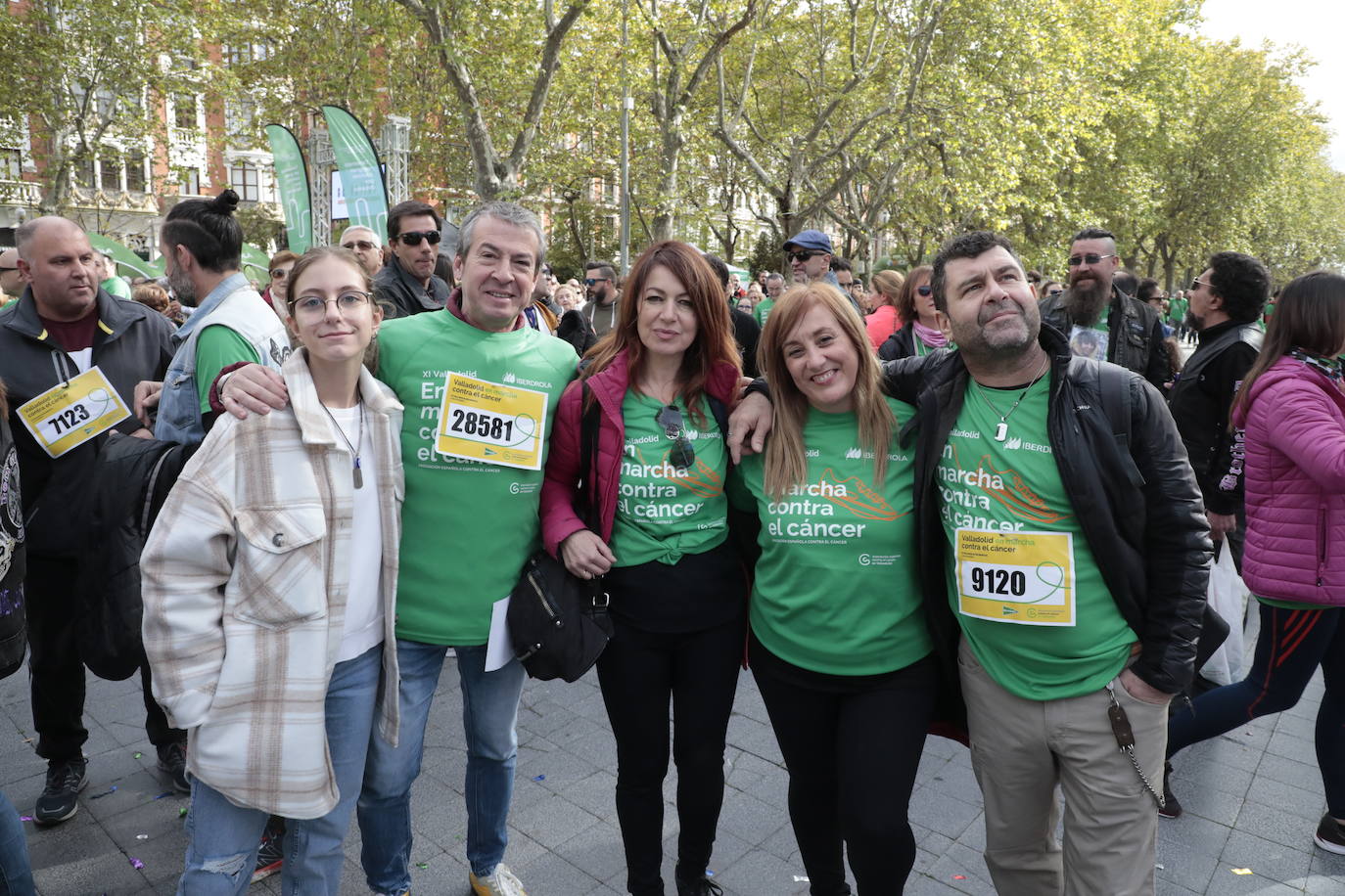 Fotos: La marcha contra el cáncer llena Valladolid de verde