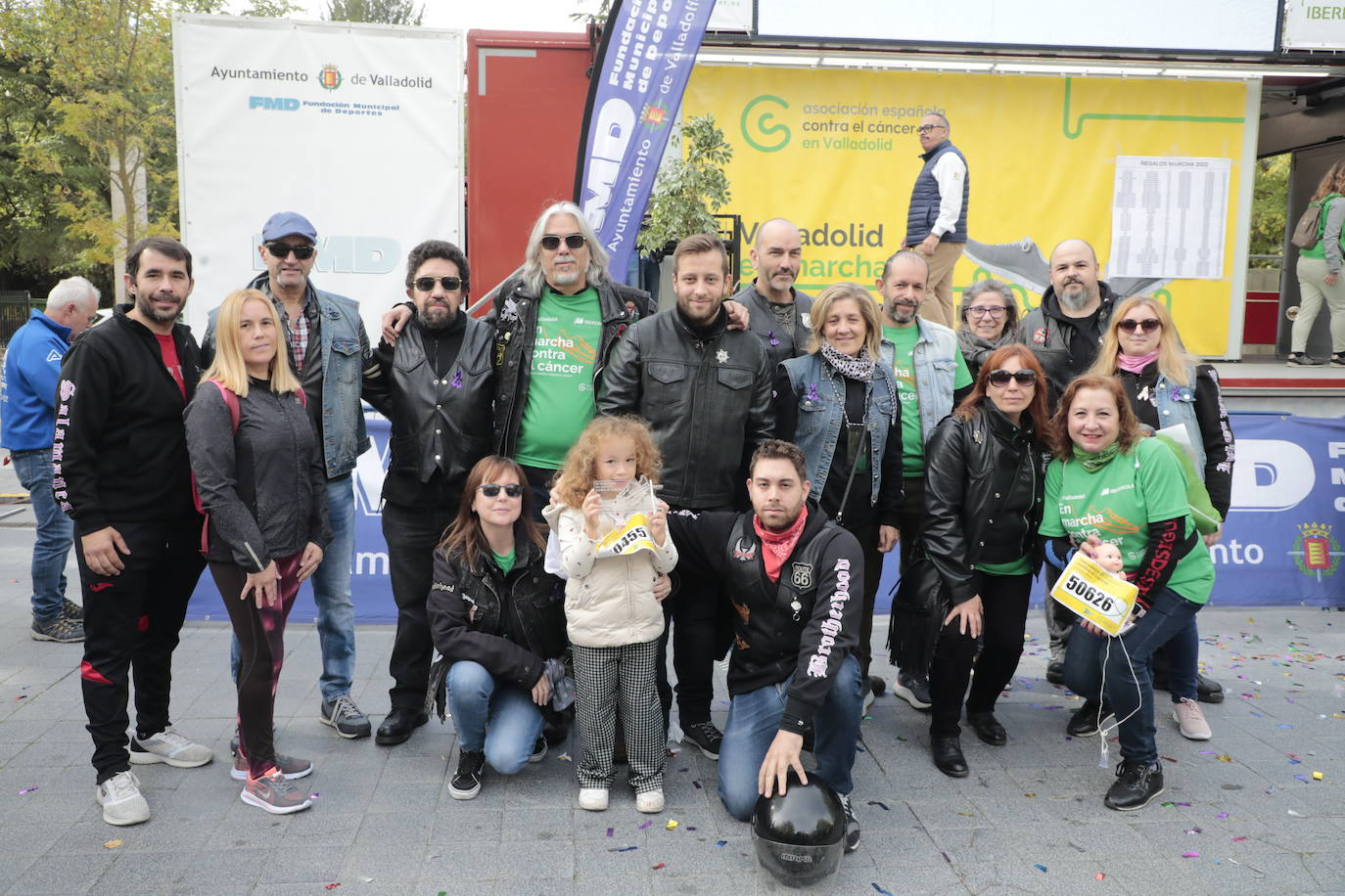 Fotos: La marcha contra el cáncer llena Valladolid de verde