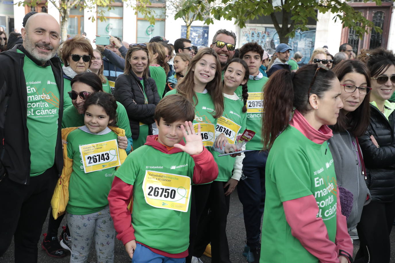 Fotos: La marcha contra el cáncer llena Valladolid de verde