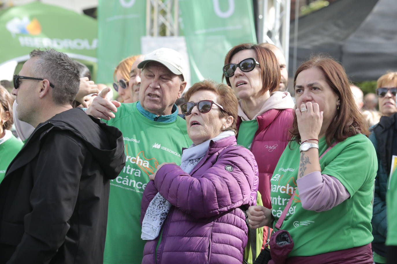 Fotos: La marcha contra el cáncer llena Valladolid de verde