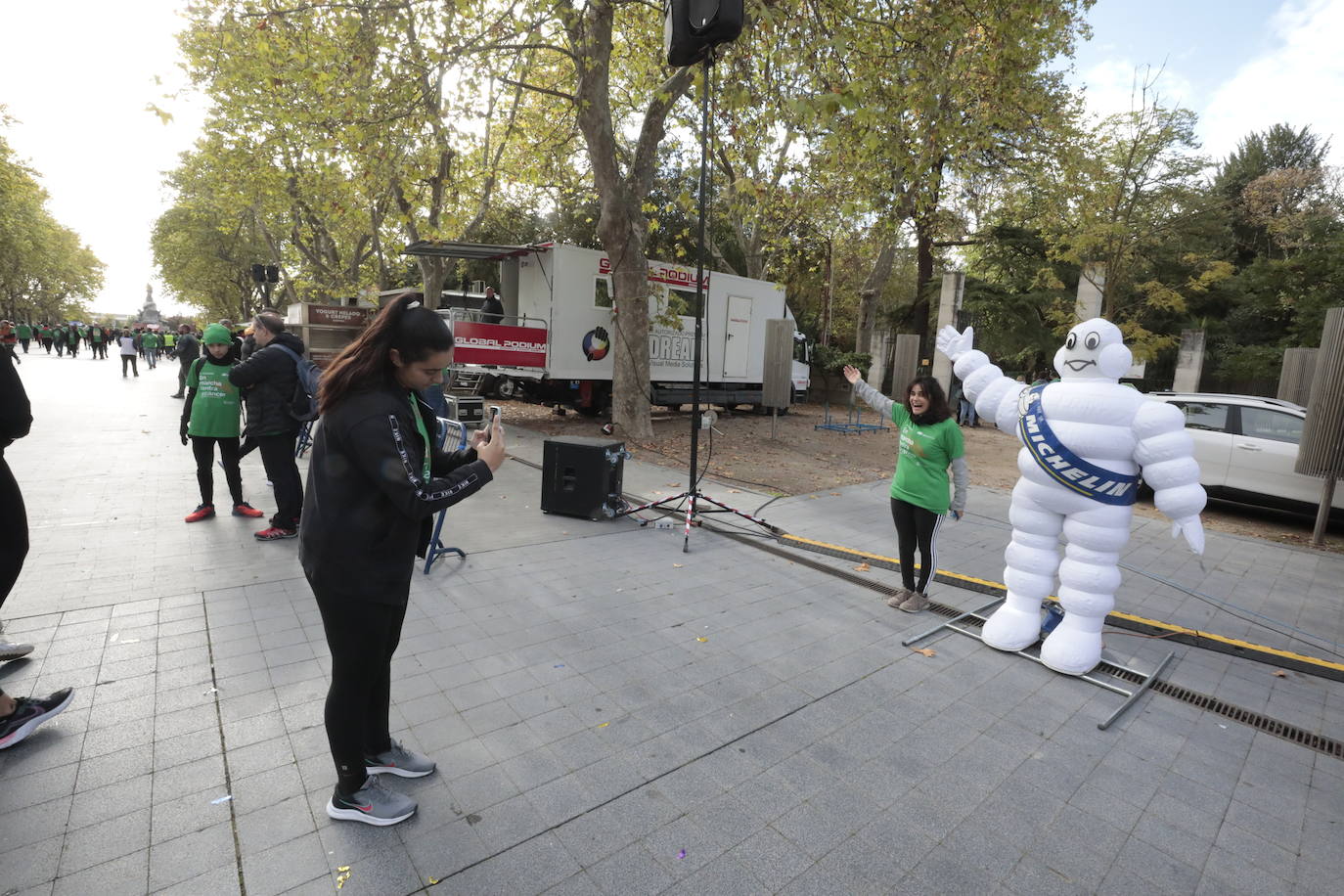 Fotos: La marcha contra el cáncer llena Valladolid de verde