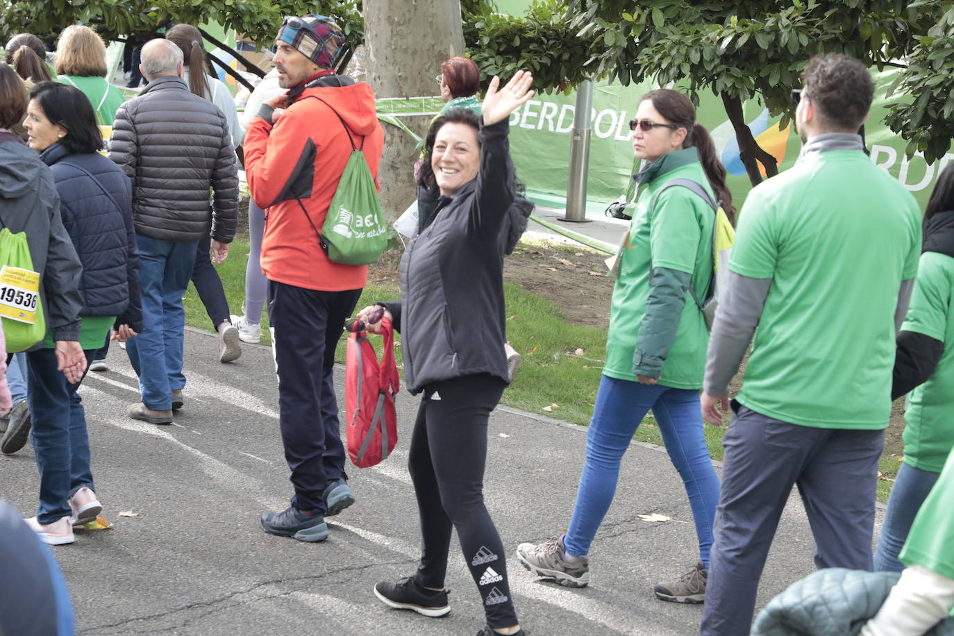 Fotos: La marcha contra el cáncer llena Valladolid de verde