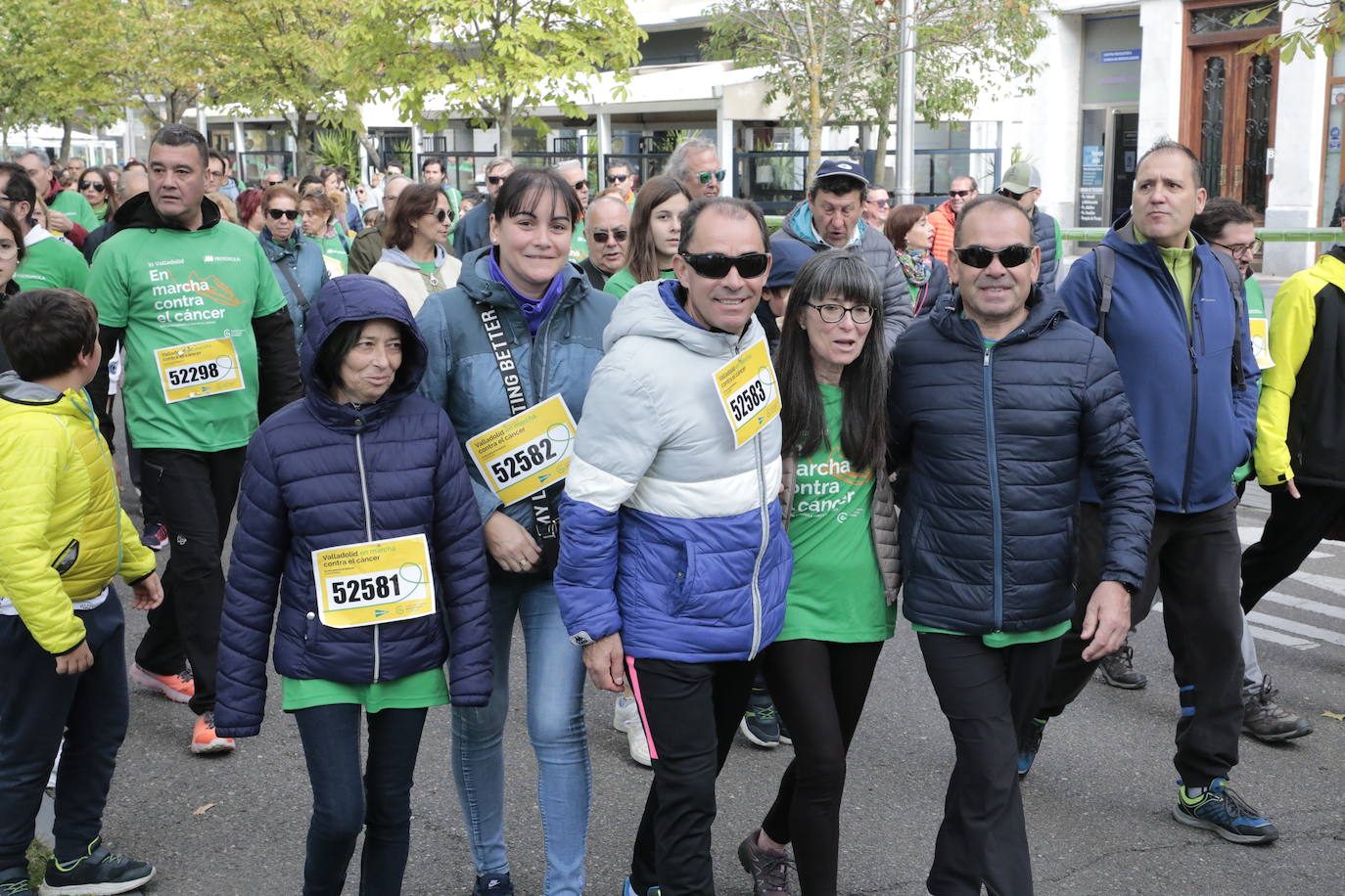 Fotos: La marcha contra el cáncer llena Valladolid de verde