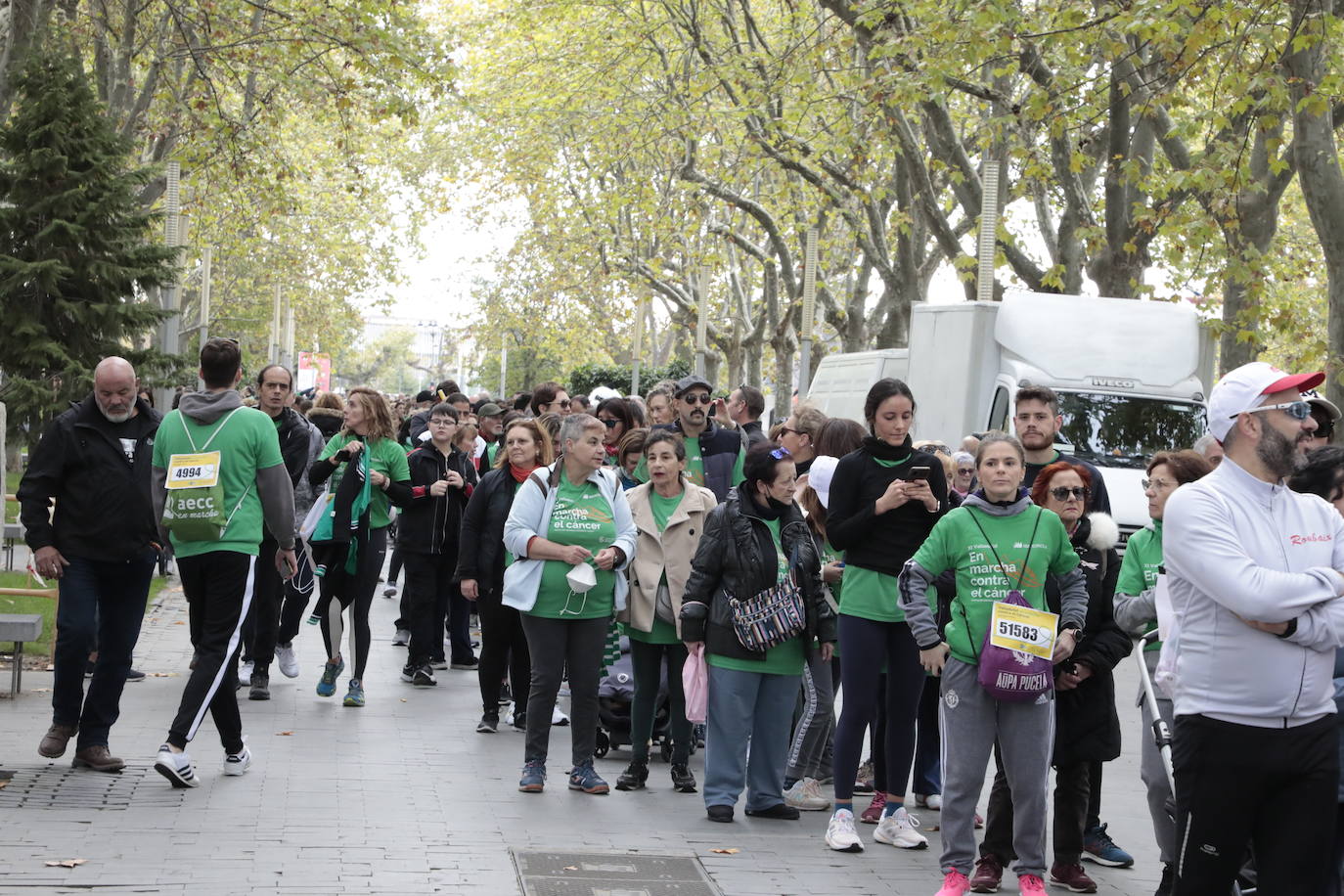 Fotos: La marcha contra el cáncer llena Valladolid de verde