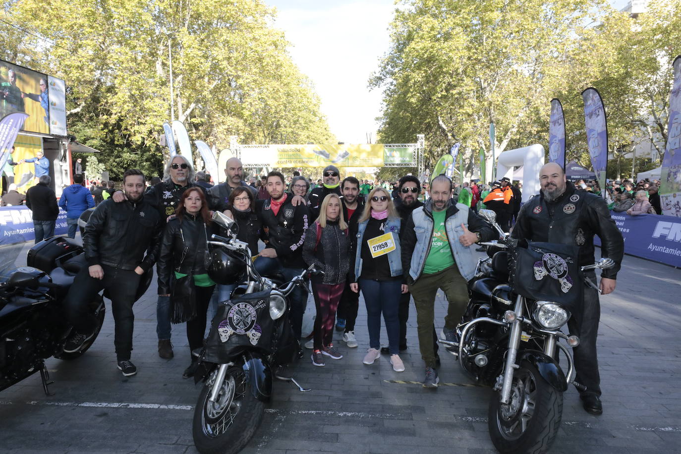 Fotos: La marcha contra el cáncer llena Valladolid de verde