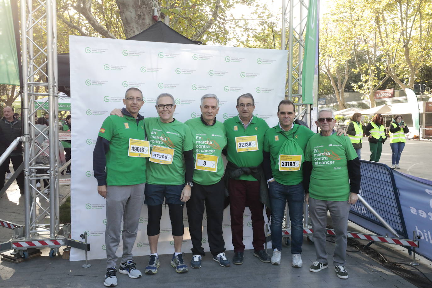 Fotos: La marcha contra el cáncer llena Valladolid de verde