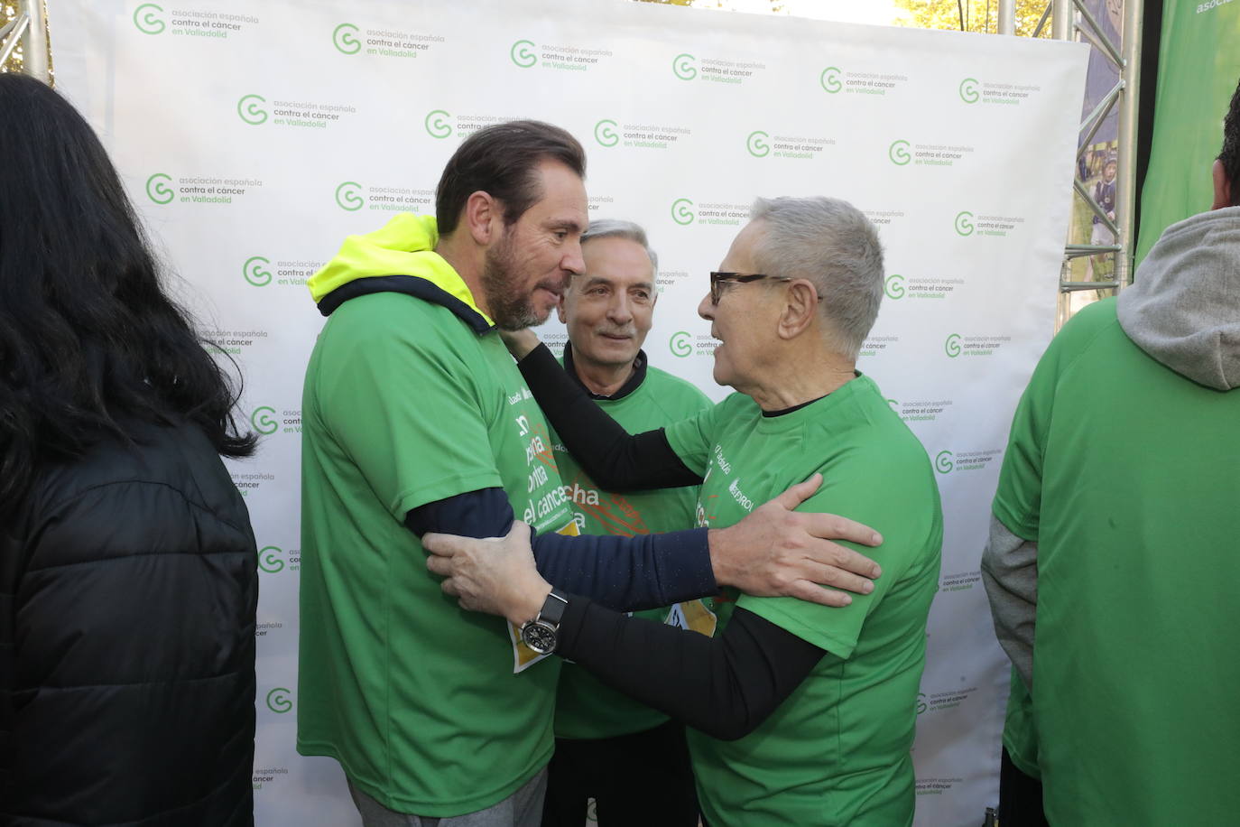 Fotos: La marcha contra el cáncer llena Valladolid de verde