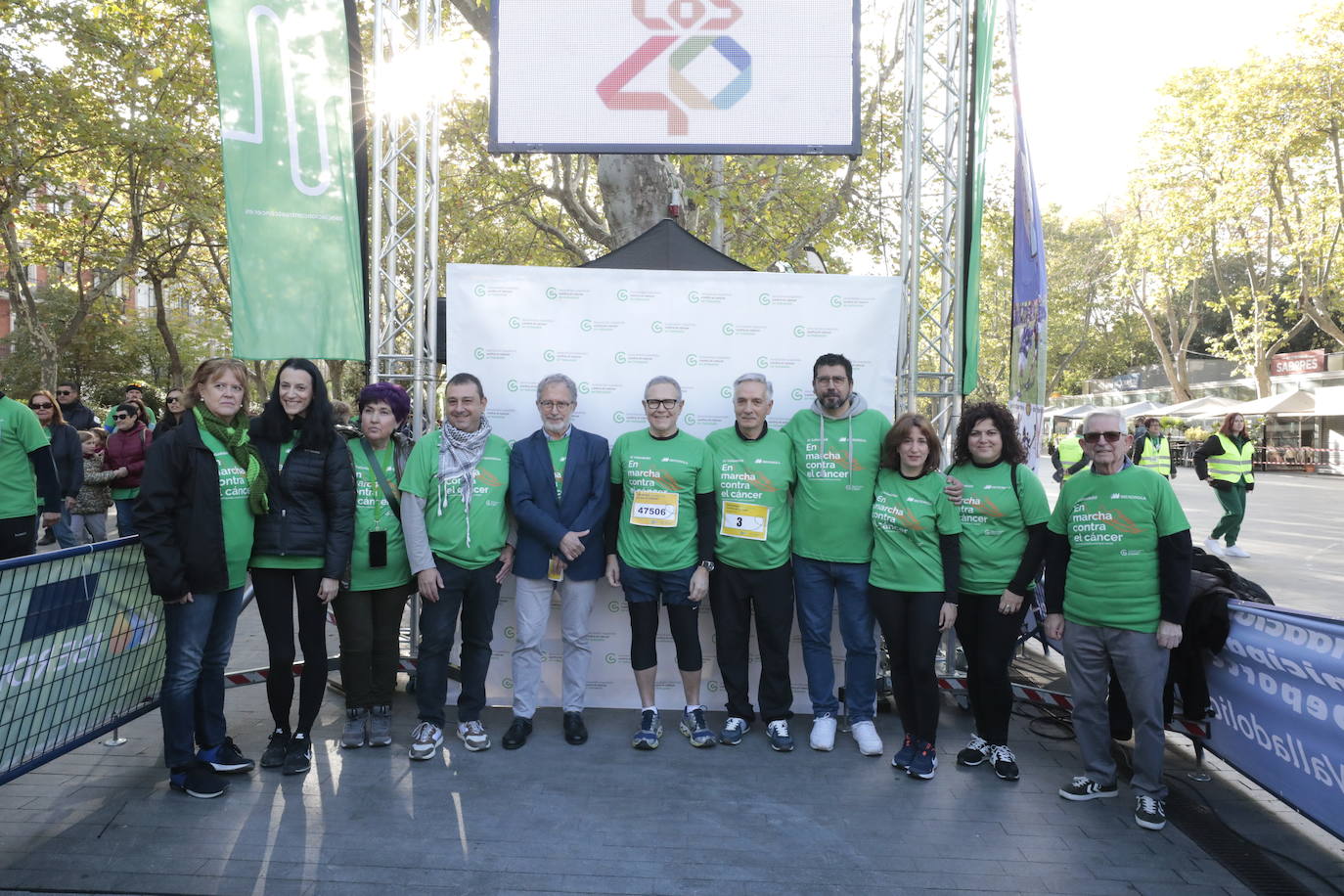 Fotos: La marcha contra el cáncer llena Valladolid de verde