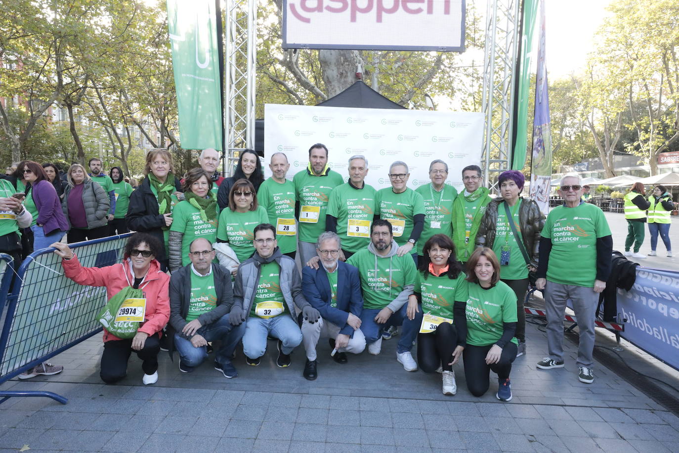 Fotos: La marcha contra el cáncer llena Valladolid de verde