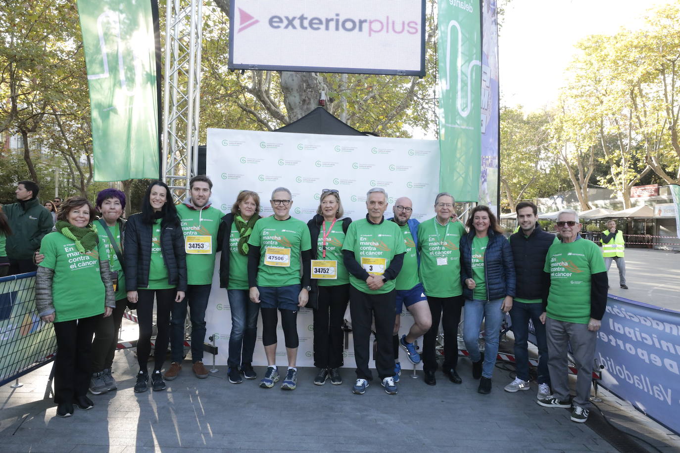 Fotos: La marcha contra el cáncer llena Valladolid de verde